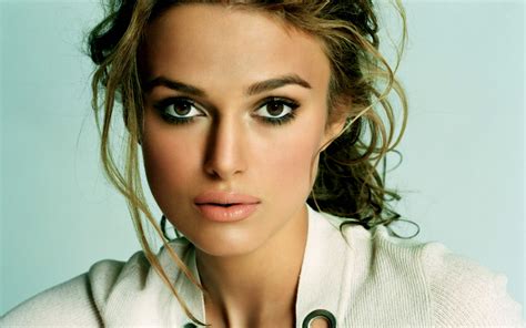 See Keira Knightley’s Super